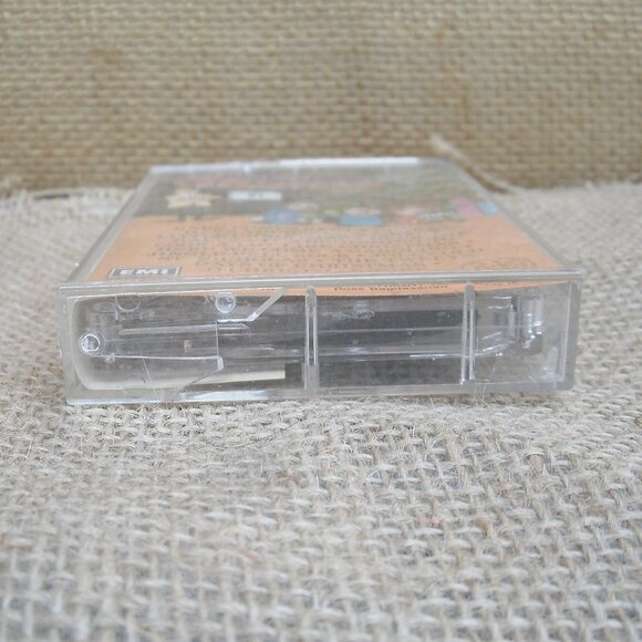 Christmas With the Chipmunks Cassette Tape - Picture 11 of 12